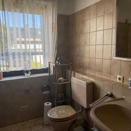 Zentrale Balkonwohnung Ideal Fuer Monteure Apartament